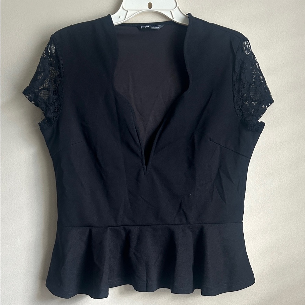 SHEIN black peplum top featuring a V-neckline and lace cap sleeves size XL 12